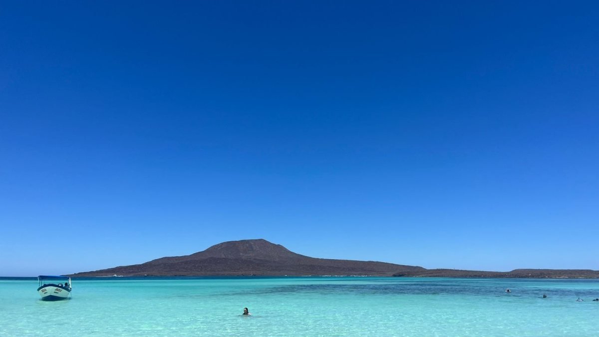 Turquoise shallows at Isla Coronado, snorkeling in Loreto