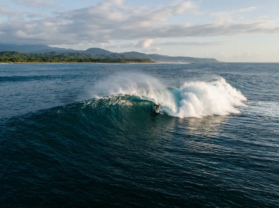 Sayulita Right Outer Reef advanced wave